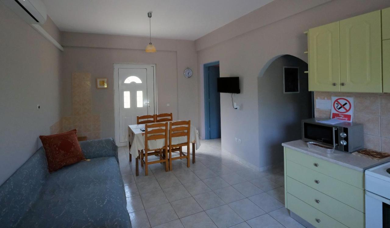 Mina Apartments Zacharo Buitenkant foto